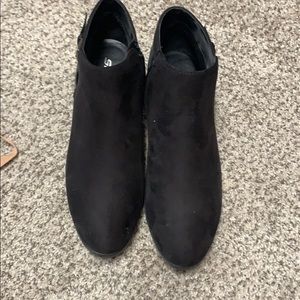 Ankle boots. Great for the fall!